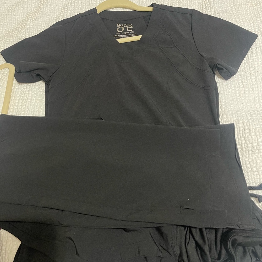 barco one scrub set